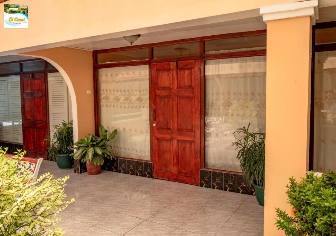 Hotel Y Cabinas El Coral ฆาโก ภายนอก รูปภาพ